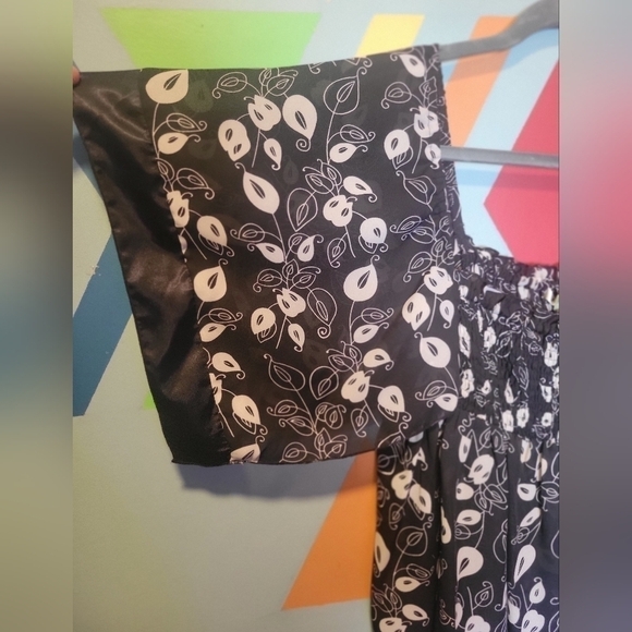 Agora Women's Black And White Flowy Boho Top Size Medium - Picture 4 of 14